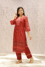 A beautifully crafted 3-piece set