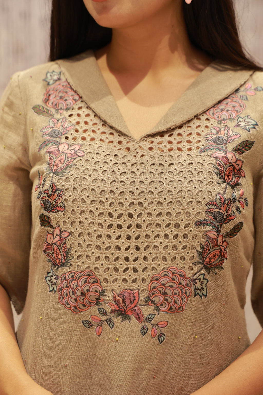 A contemporary jute-linen co-ord set