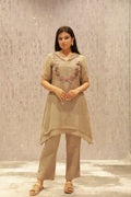 A contemporary jute-linen co-ord set